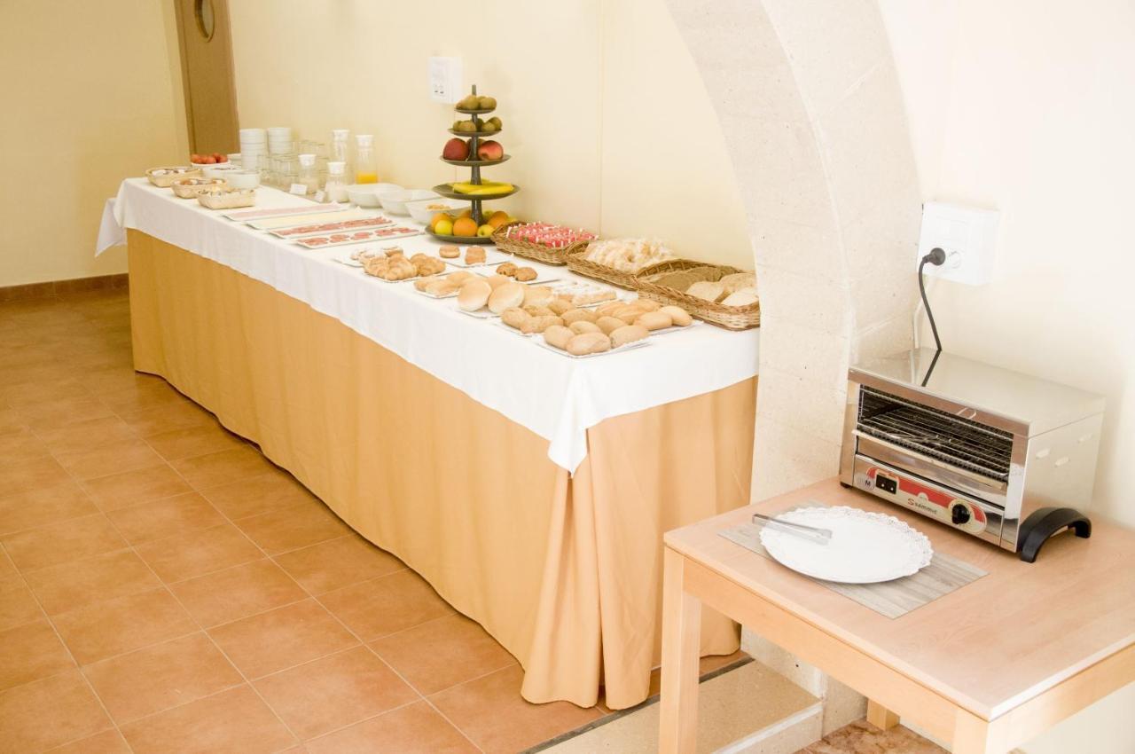 Hotel Madrid Ситадела Екстериор снимка