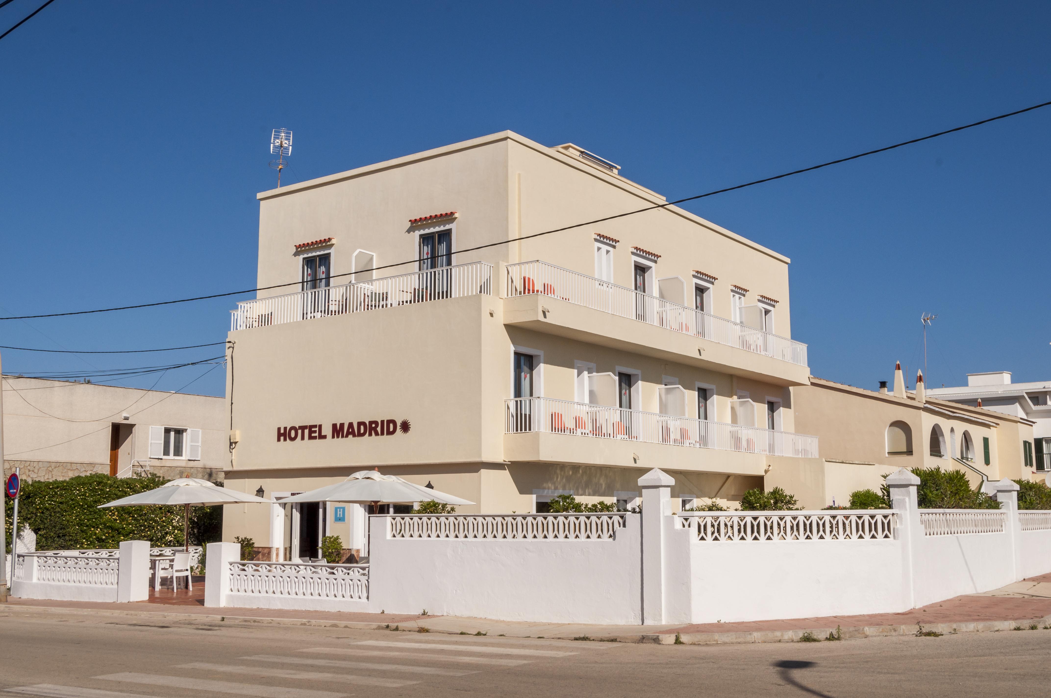 Hotel Madrid Ситадела Екстериор снимка