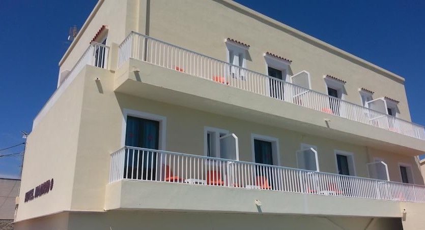 Hotel Madrid Ситадела Екстериор снимка