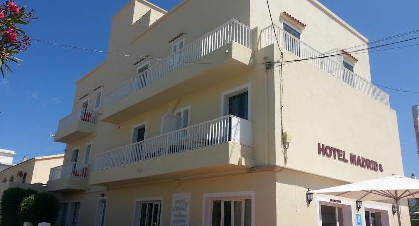 Hotel Madrid Ситадела Екстериор снимка