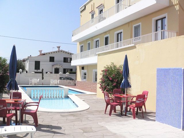 Hotel Madrid Ситадела Екстериор снимка